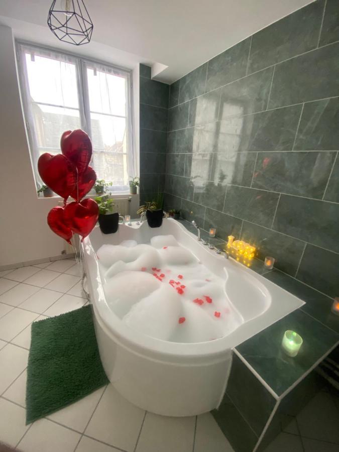 Evasion Tropicale - Studio Avec Spa, Cosy Et Renove Au Coeur De Soissons - 2 Pers Kültér fotó